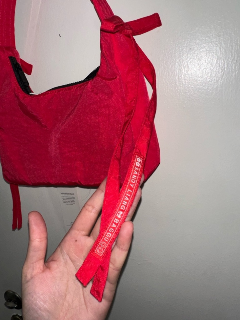 NWT SANDY LIANG X BAGGU BOW SHOULDER BAG IN CANDY APPLE RED - Picture 5 of 5
